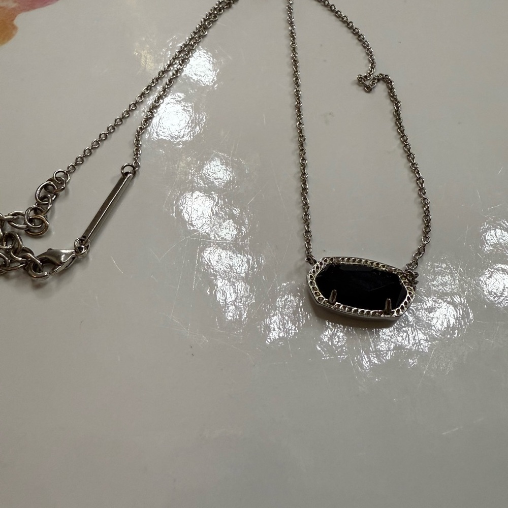 Elegant Black Pendant Necklace